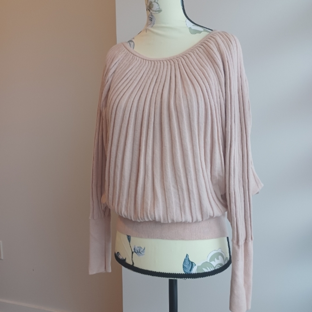 💐SOLD 💐Kenneth Cole Peasant style sweater